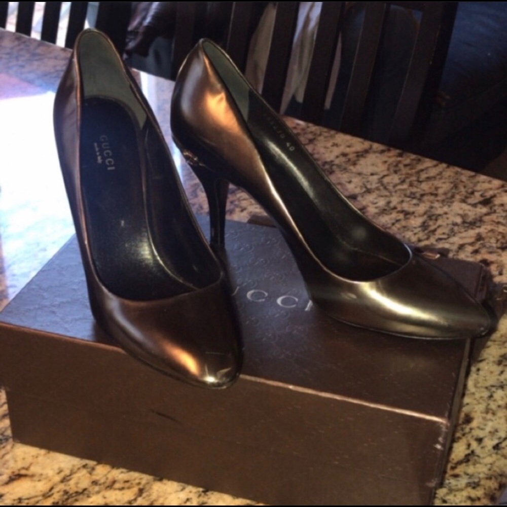 Auth GUCCI metallic dark gray heels w/box Sz 40